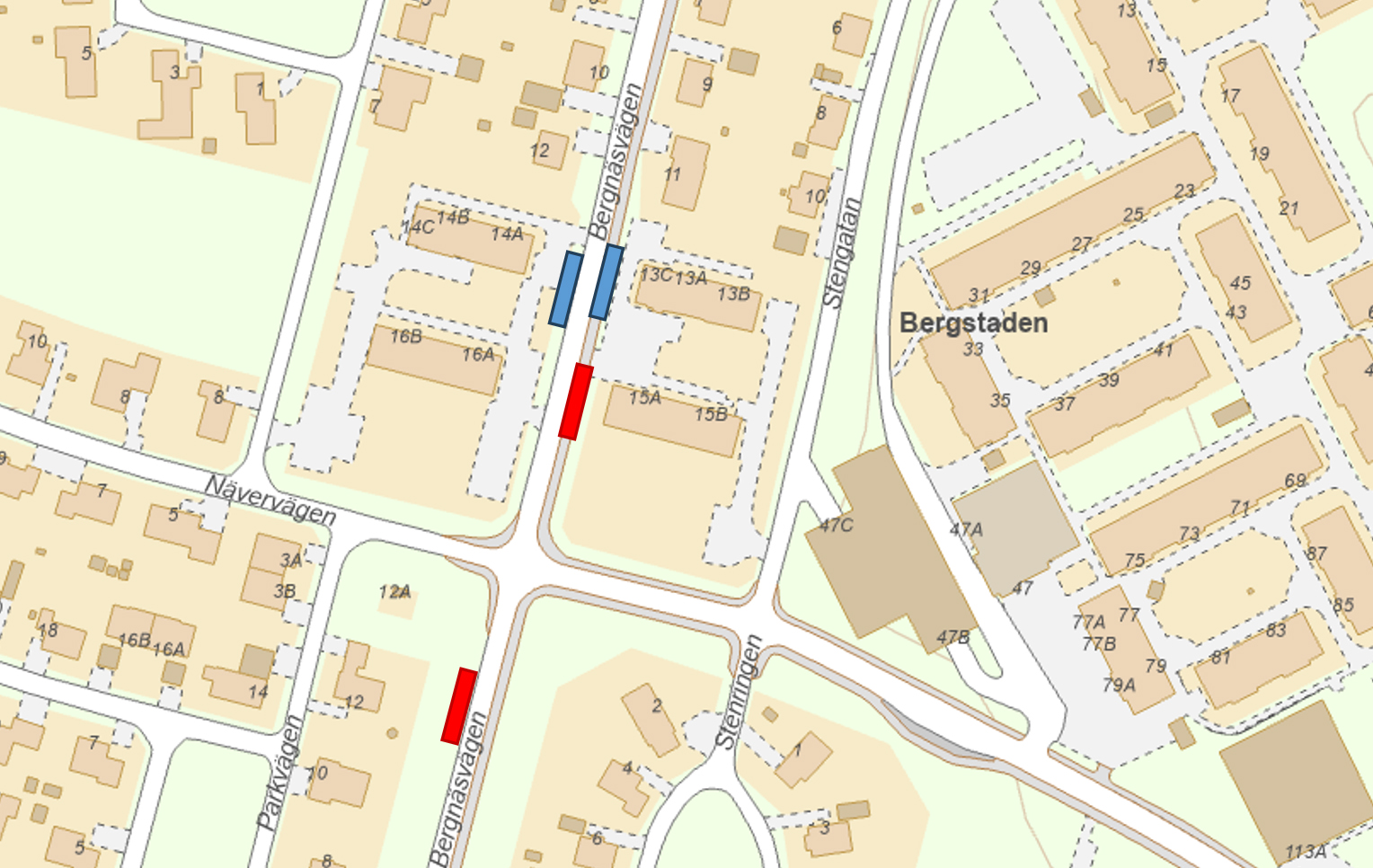 Dagens placering i blått. Hållplatsens nya placering i rött.